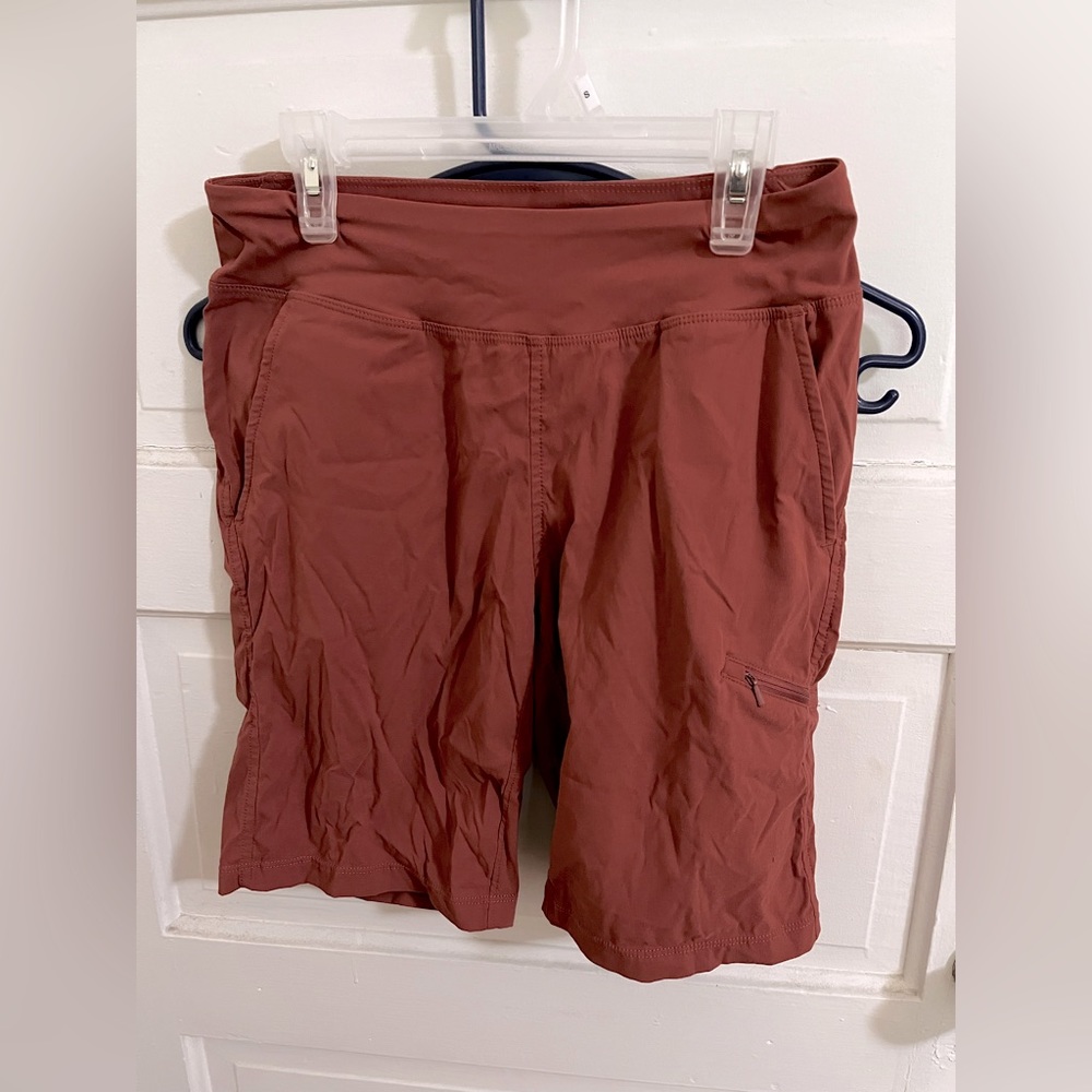 Mountain hardwear shorts